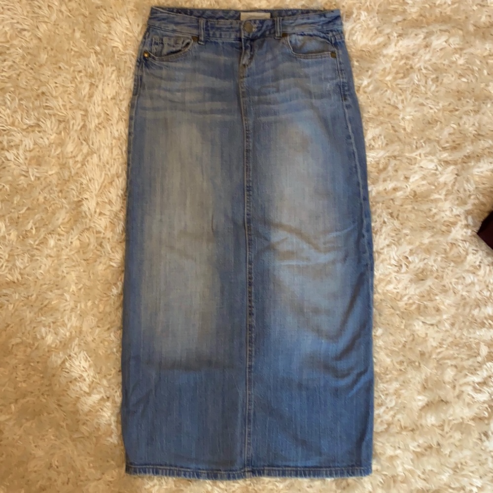 Maurices size 3/4 long jean skirt.